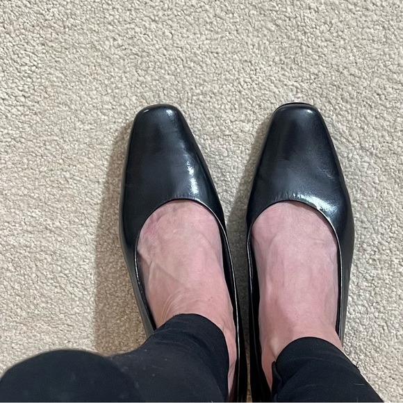 Liz Claiborne “Villager” leather pump size 9M worn 1 time! - Picture 10 of 11